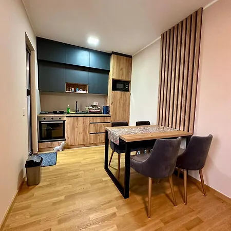 Q Apartment *